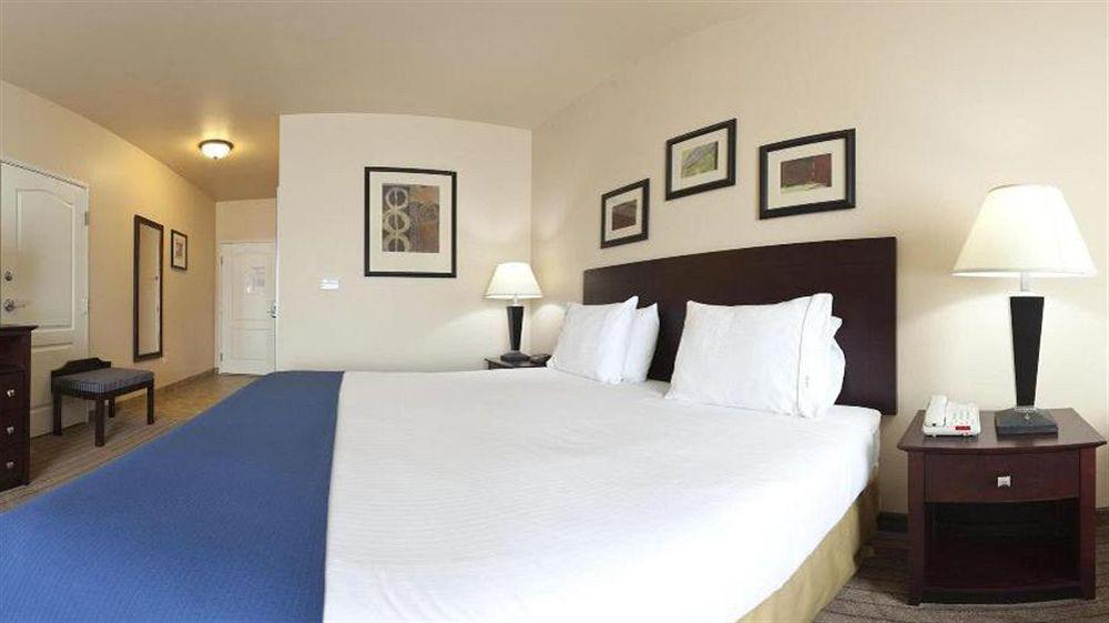 Holiday Inn Express Hotel & Suites Marshall By Ihg Kültér fotó